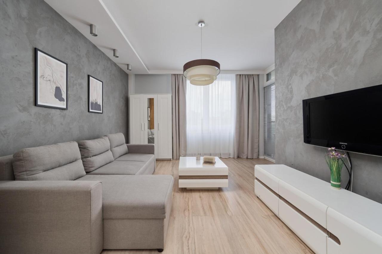 Modern Studio With Balcony For 4 Guests In Wroclaw By Noclegi Renters Luaran gambar