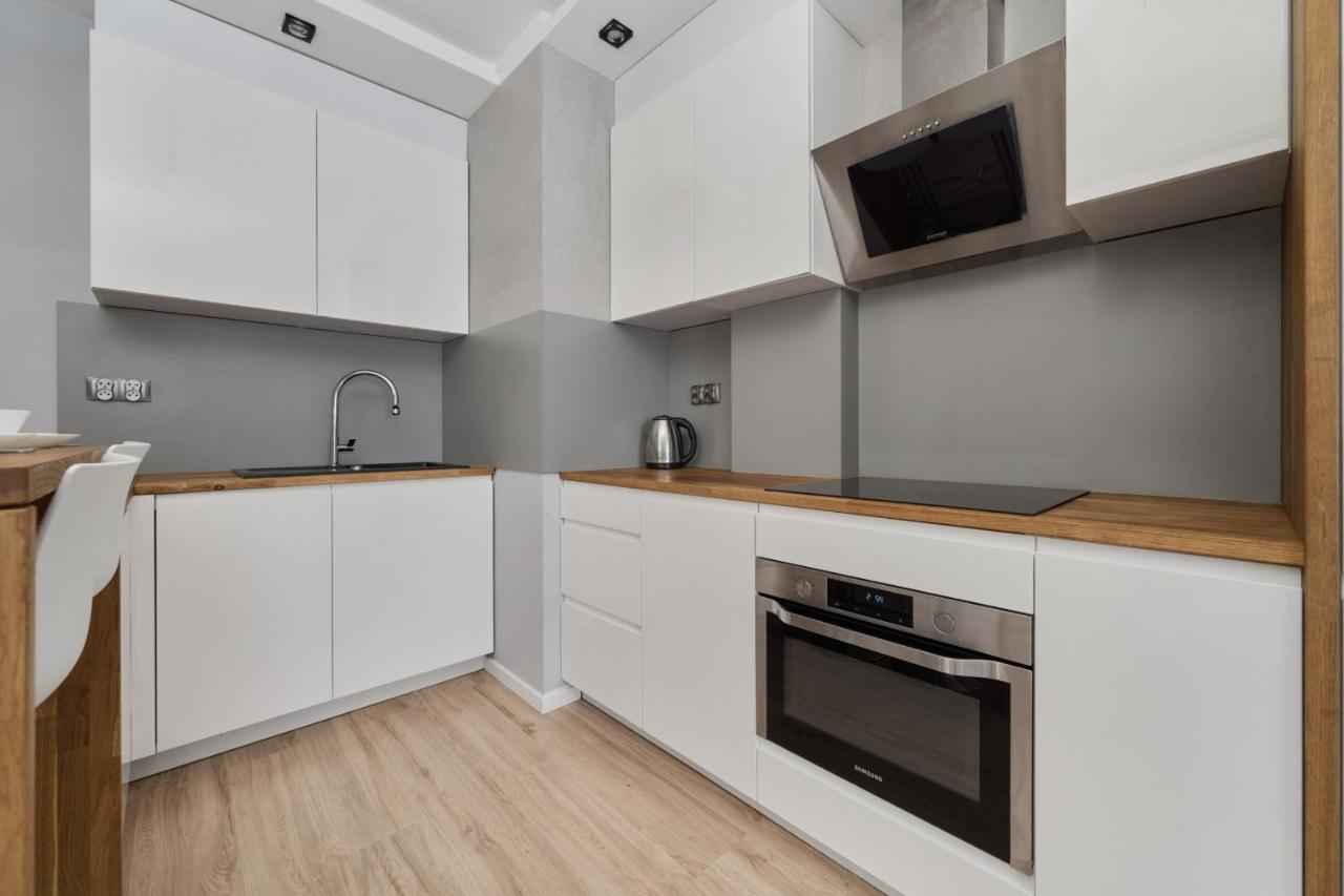 Modern Studio With Balcony For 4 Guests In Wroclaw By Noclegi Renters Luaran gambar