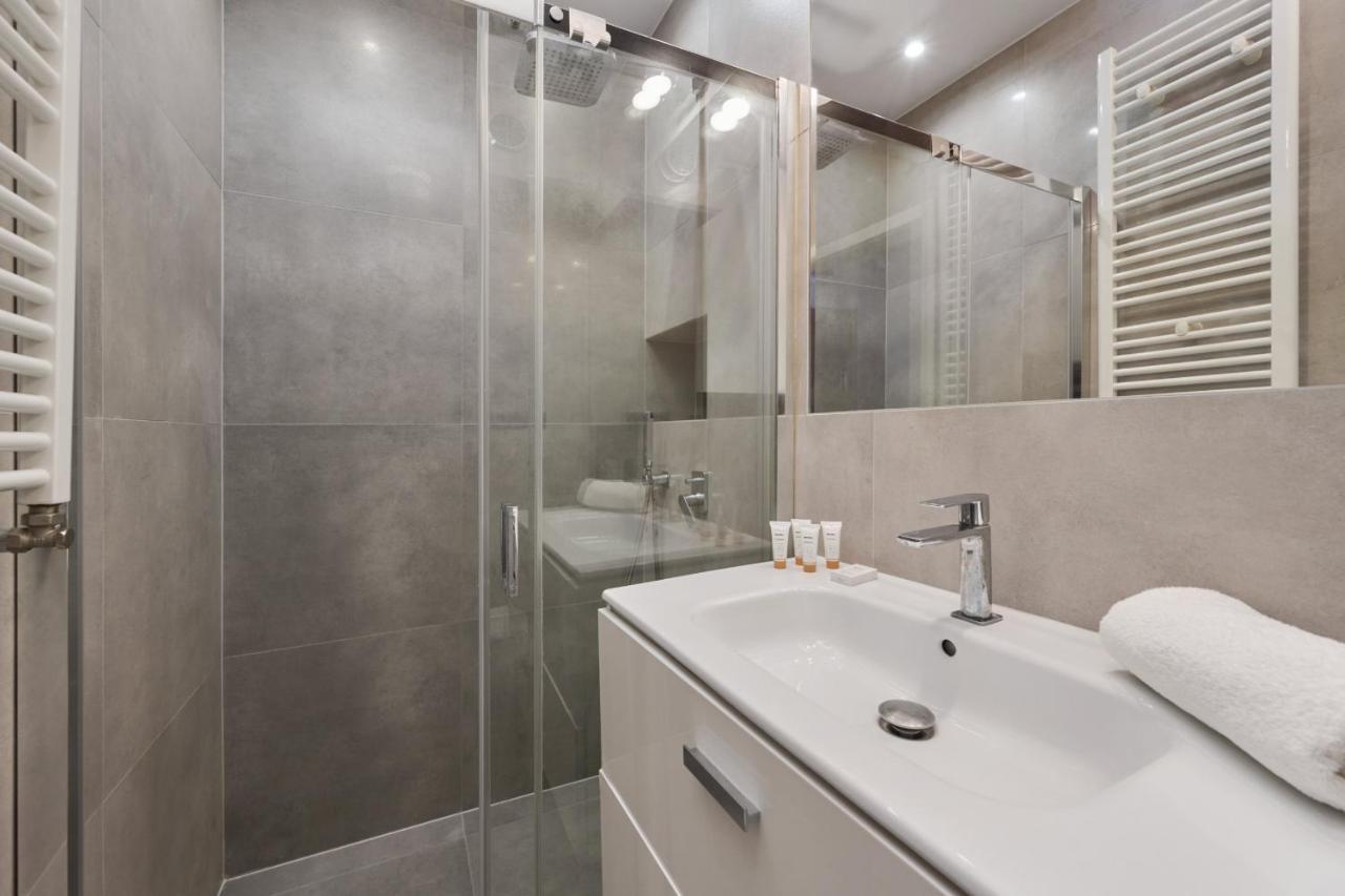 Modern Studio With Balcony For 4 Guests In Wroclaw By Noclegi Renters Luaran gambar